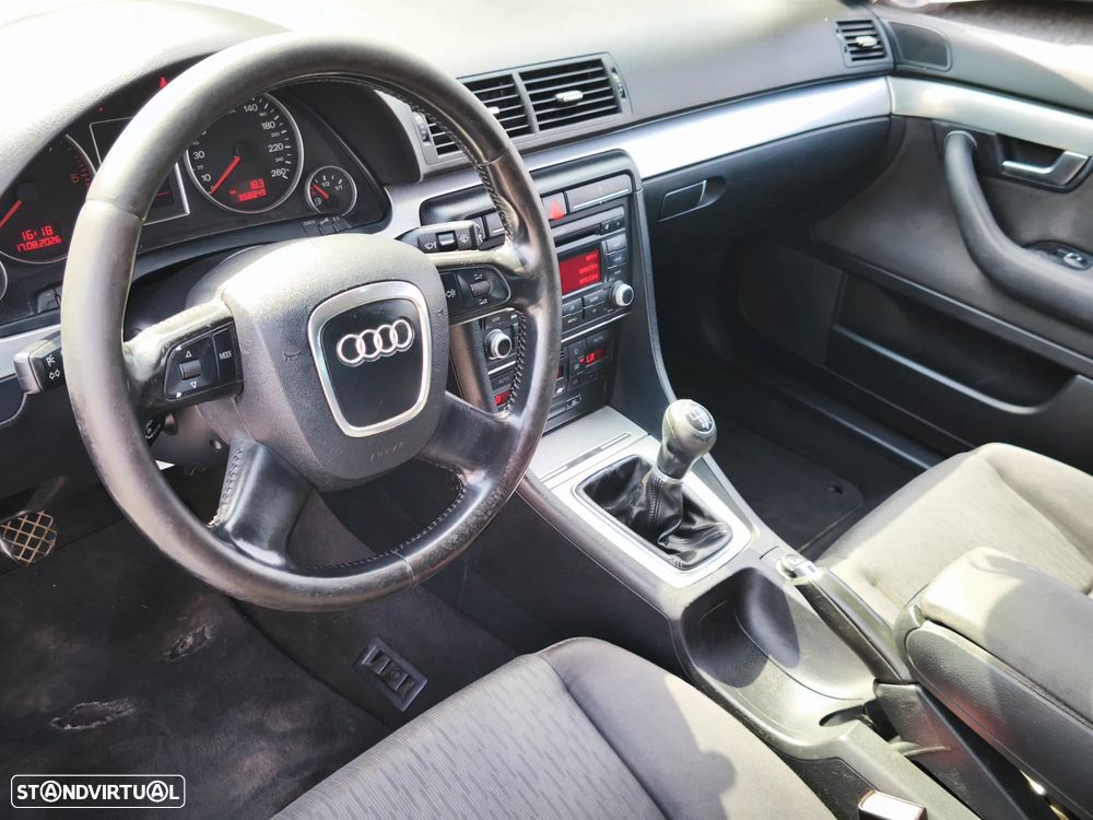 Audi A4 2.0 TDI S-line - 14