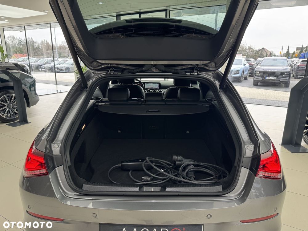 Mercedes-Benz CLA - 17