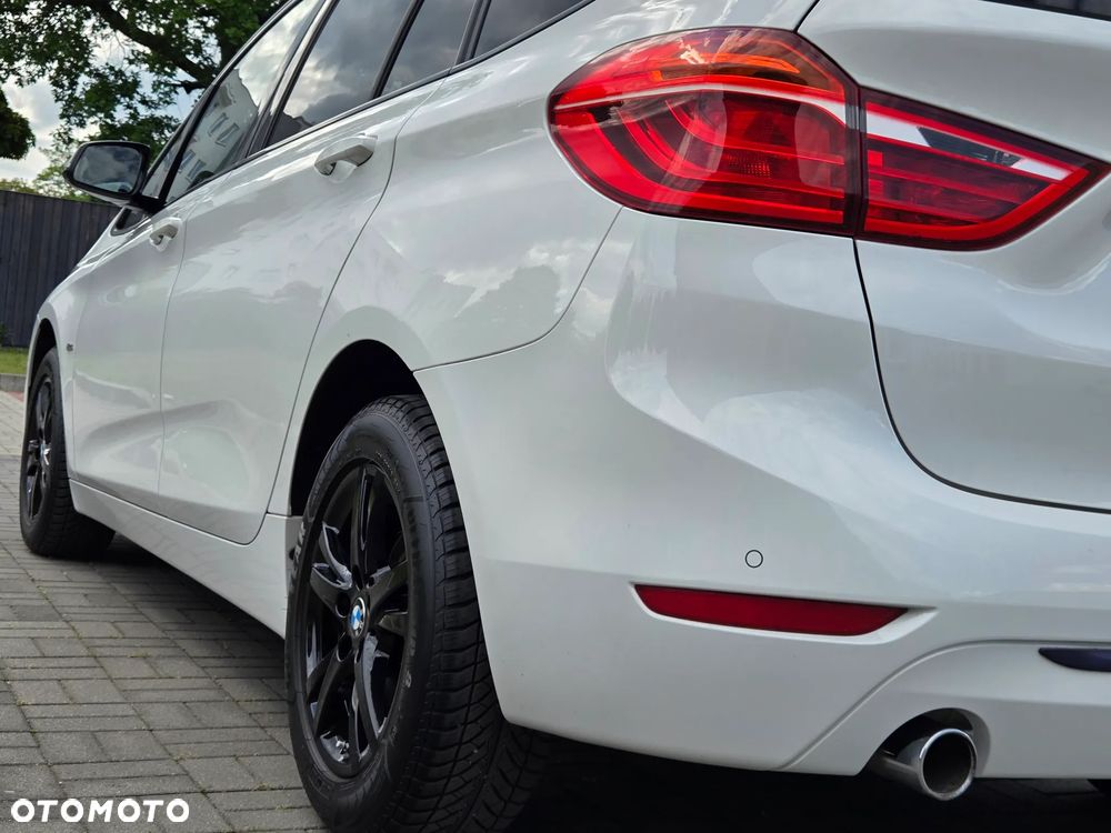BMW Seria 2 218d Sport-Aut Sport Line - 11