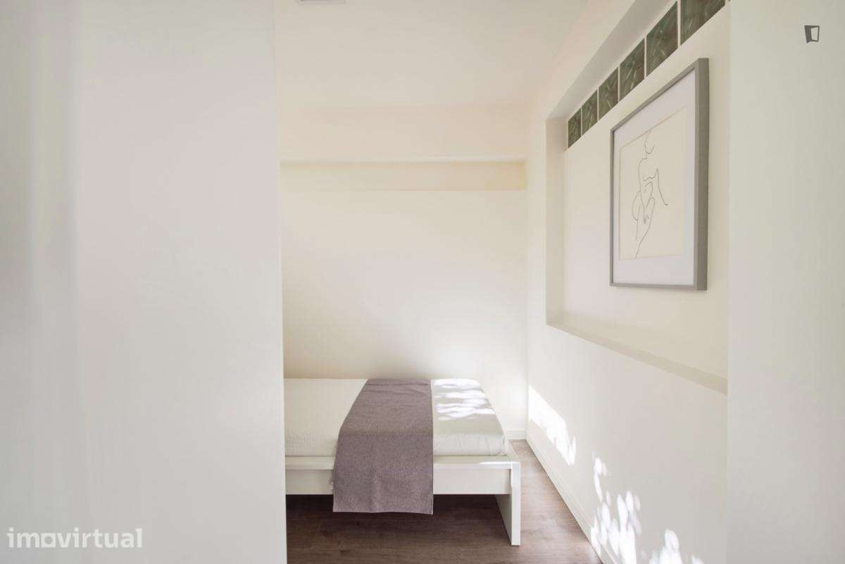 Quarto - localizado em Roma-Areeiro Lisbon - Grande imagem: 2/33