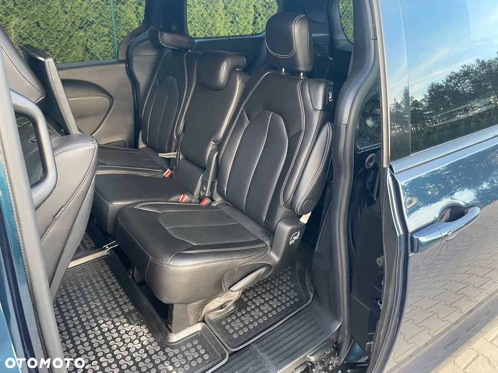 Chrysler Pacifica - 24