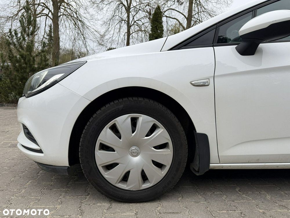 Opel Astra 1.6 CDTI Essentia - 17