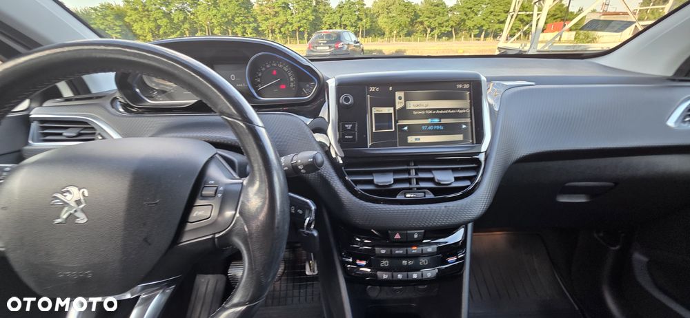 Peugeot 2008 1.2 VTi Allure - 14