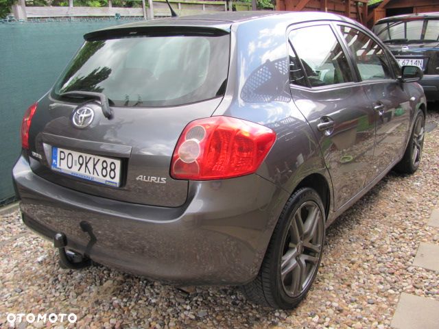 Toyota Auris 2.0 D-4D Prestige - 2