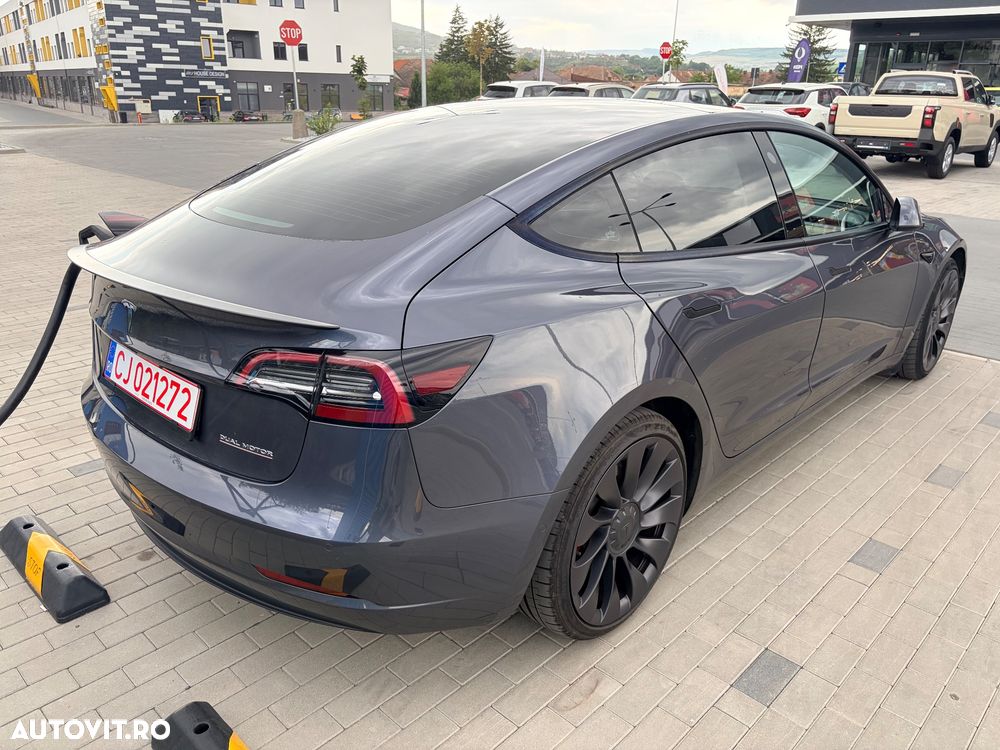 Tesla Model 3 - 5
