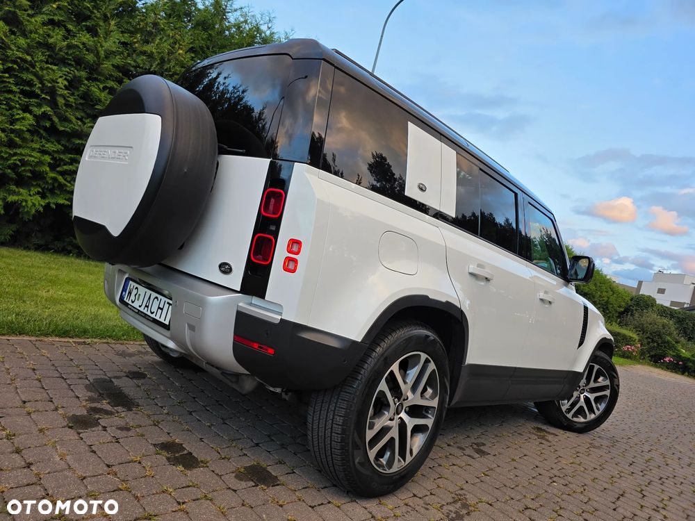 Land Rover Defender - 1