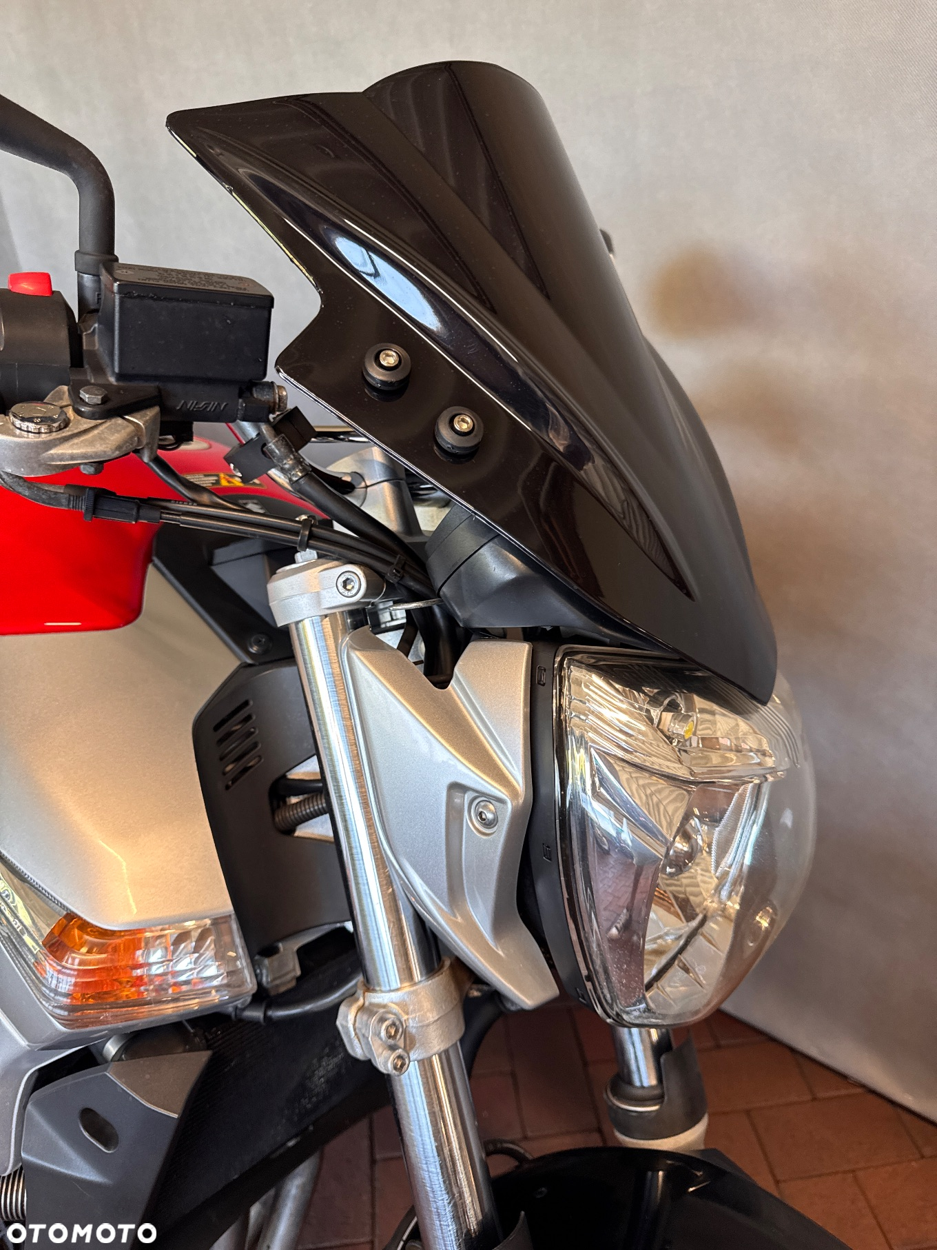 Suzuki GSR - 12