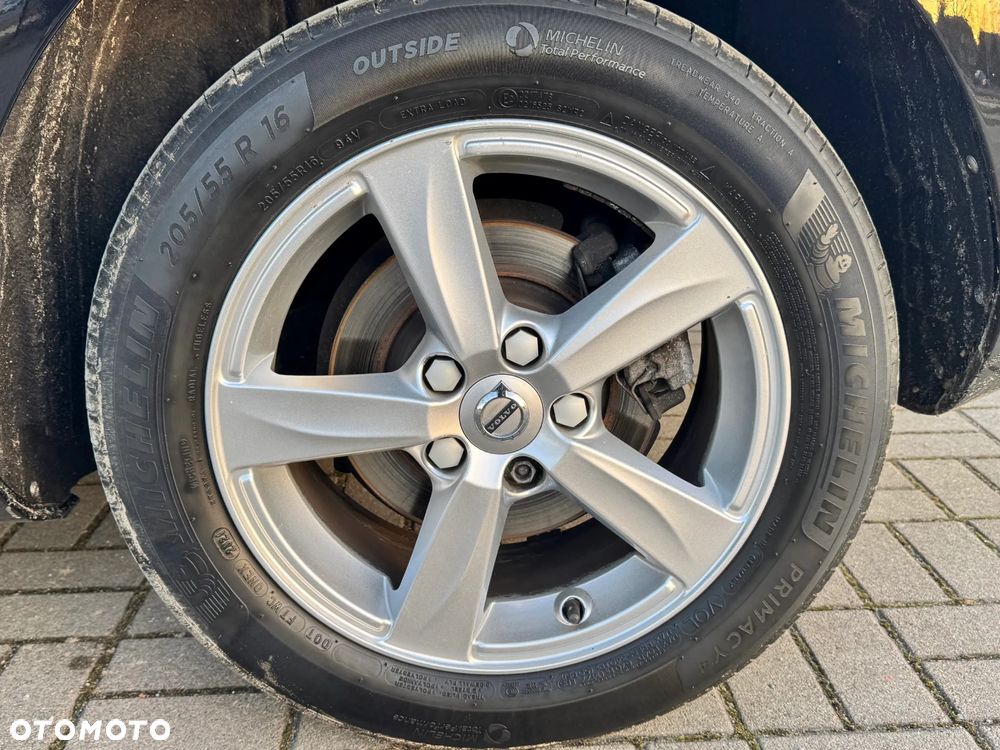 Volvo V40 D2 Momentum - 25