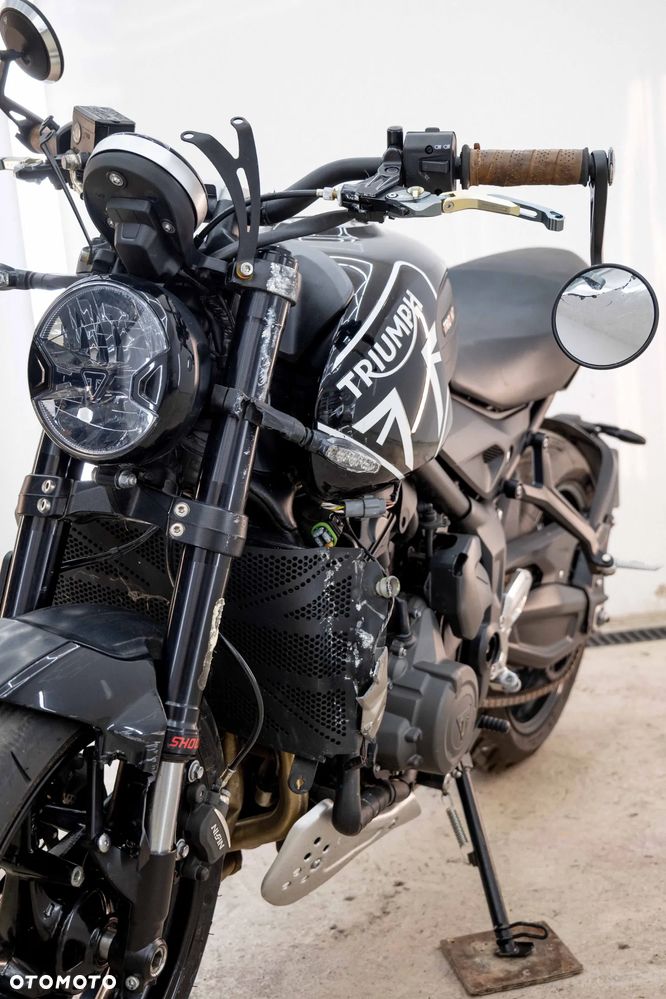 Triumph Trident - 10