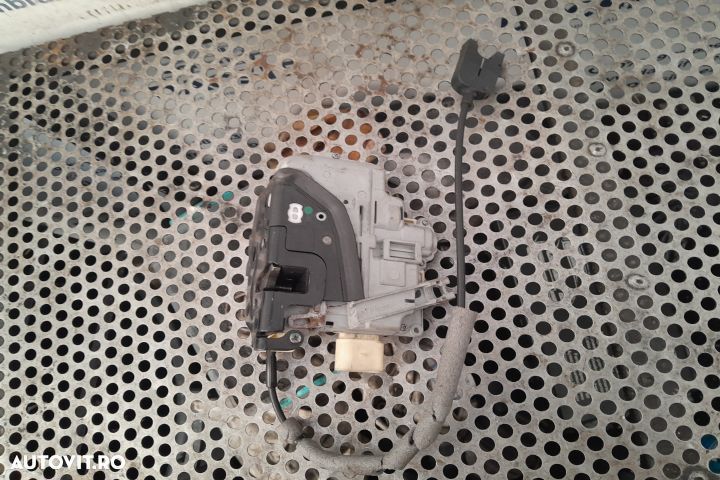 Broasca usa fata stanga 3C1837015A Volkswagen VW Passat B6 [2005 - 20 - 1