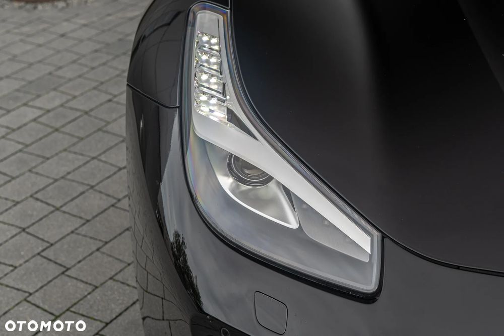 Ferrari GTC4Lusso - 9