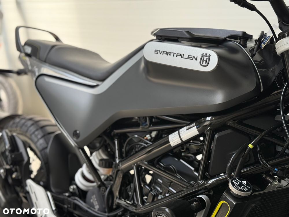 Husqvarna Svartpilen - 16