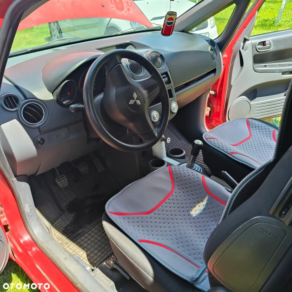 Mitsubishi Colt - 8