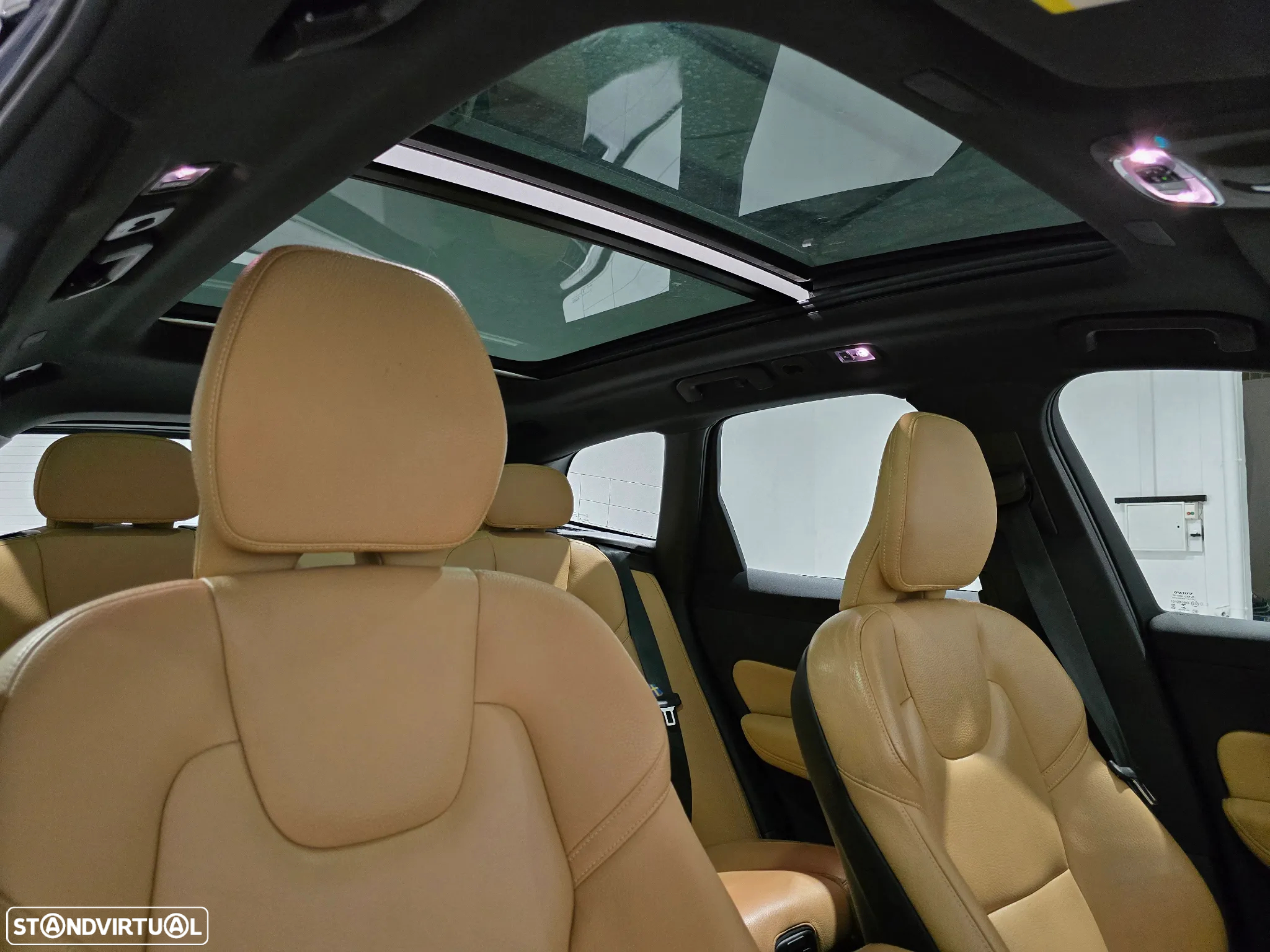 Volvo XC 60 2.0 T8 PHEV Momentum AWD - 39