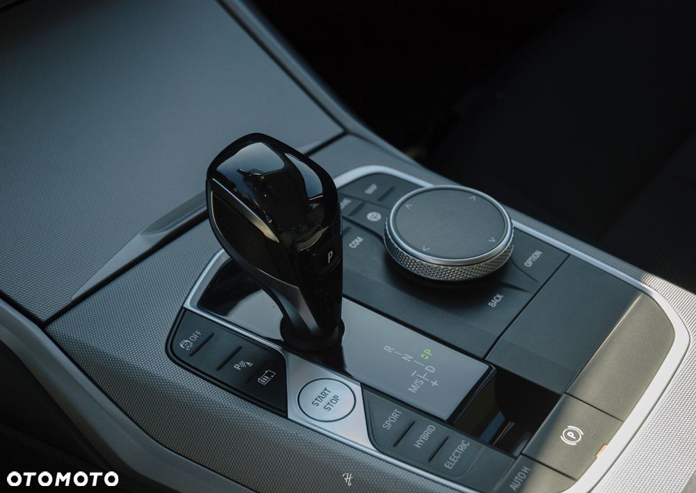 BMW Seria 3 330e - 30