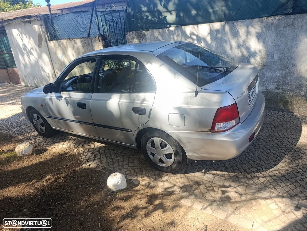 Hyundai Accent - 2