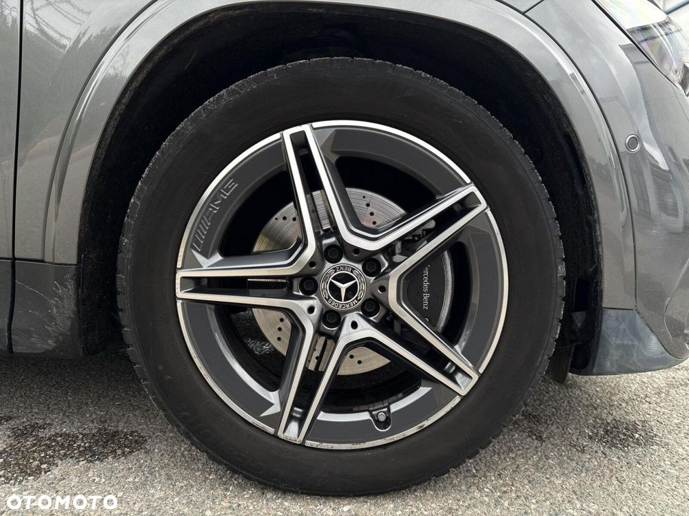 Mercedes-Benz GLA - 21