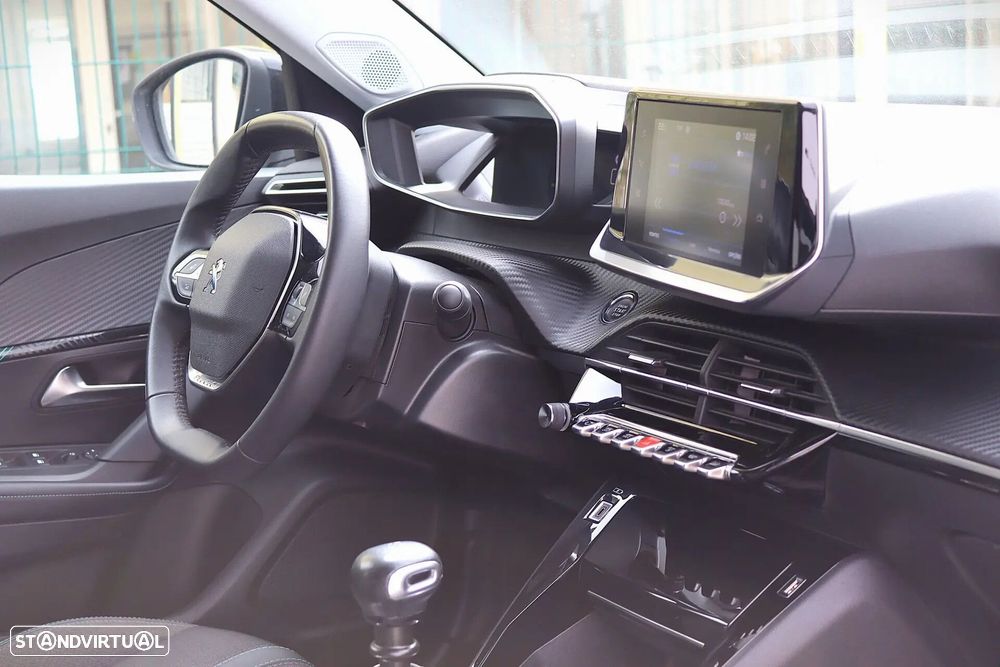 Peugeot 2008 1.2 PureTech Allure - 23