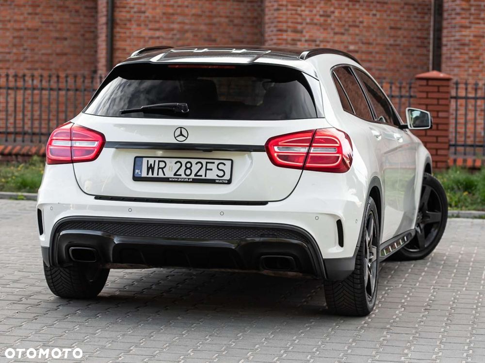 Mercedes-Benz GLA - 4