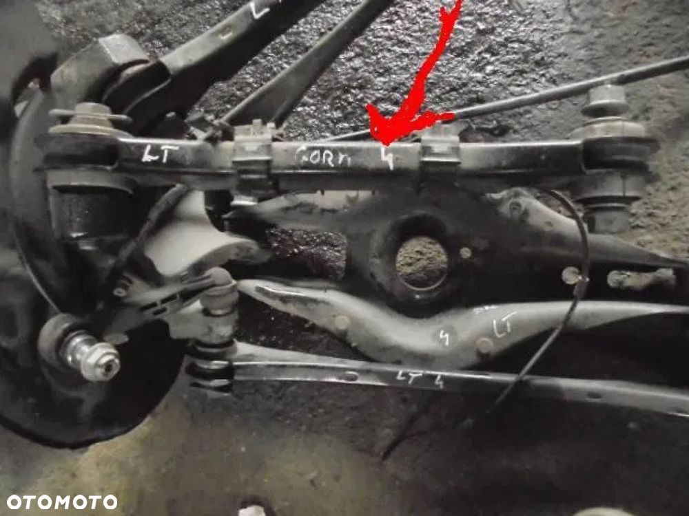 BMW 4 F32 WAHACZ LEWY TYŁ - 1