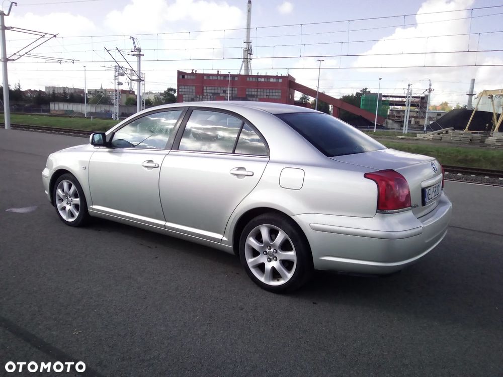 Toyota Avensis - 9