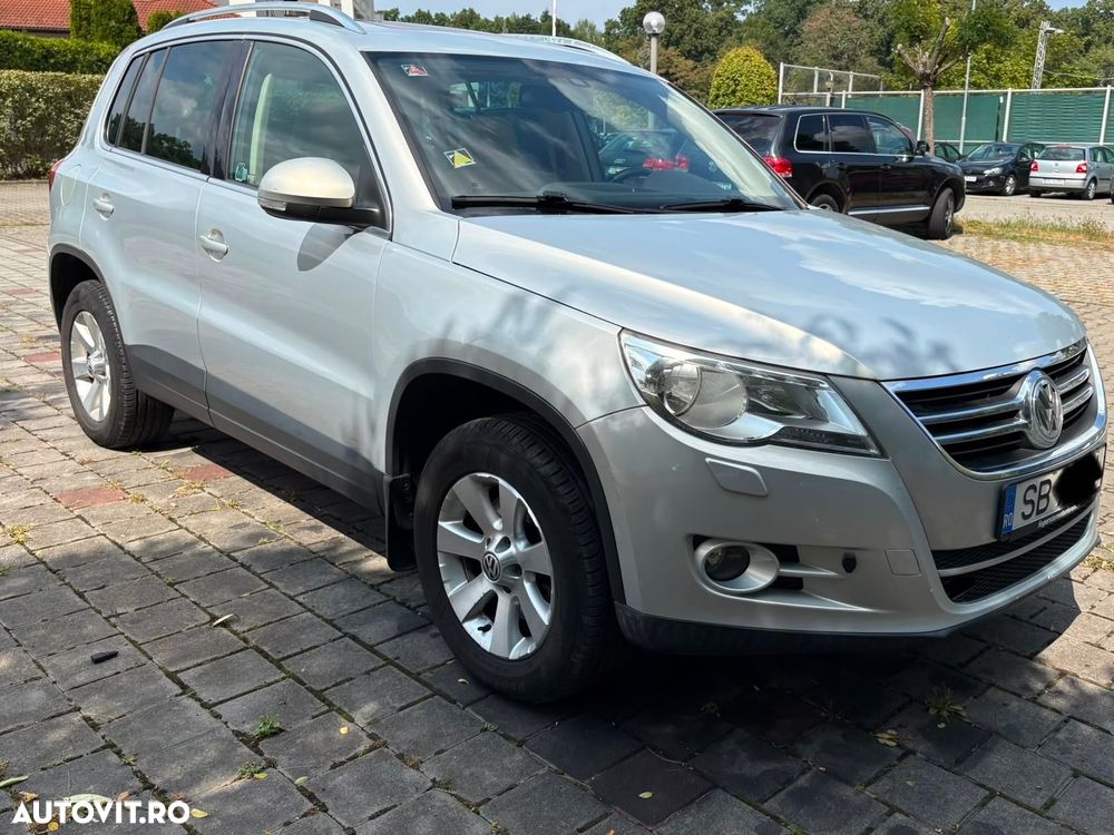 Volkswagen Tiguan - 1