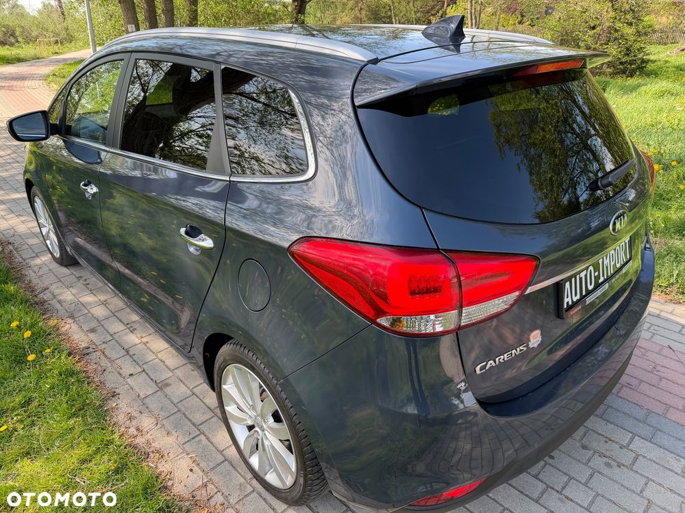 Kia Carens 1.7 CRDi 141 Dream Team Edition - 29