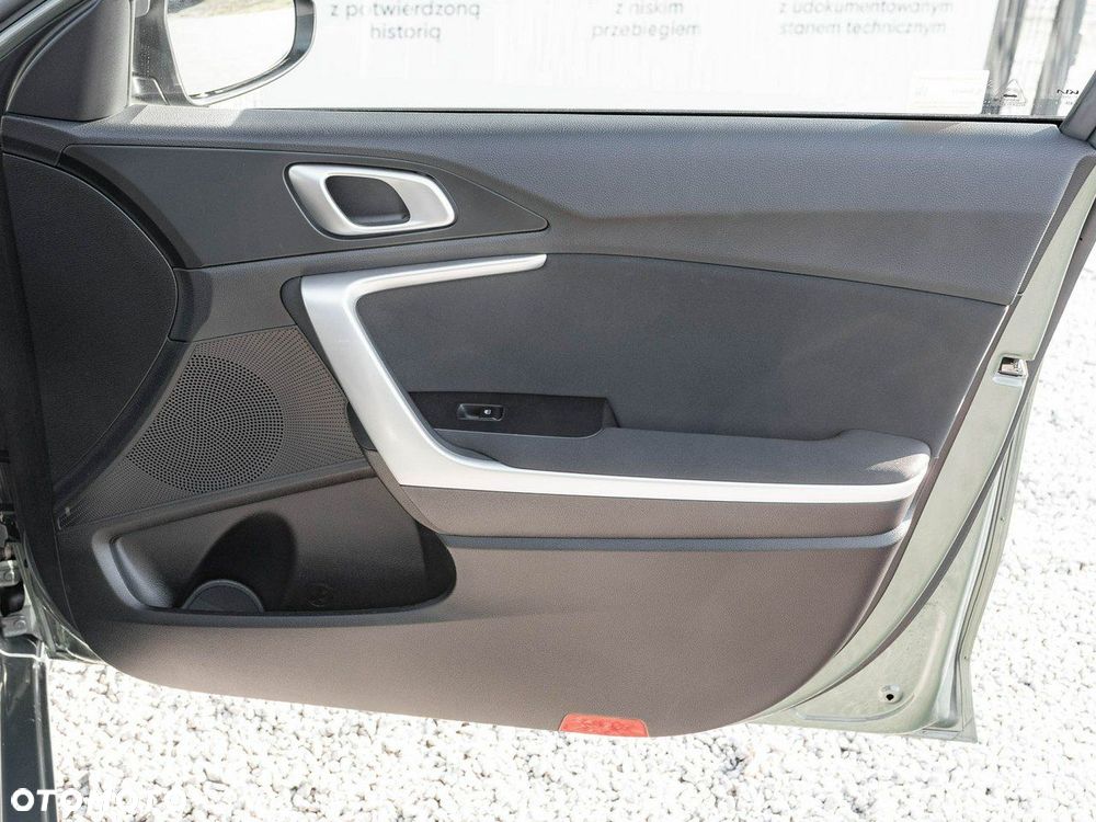 Kia Ceed 1.5 T-GDI M DCT - 29