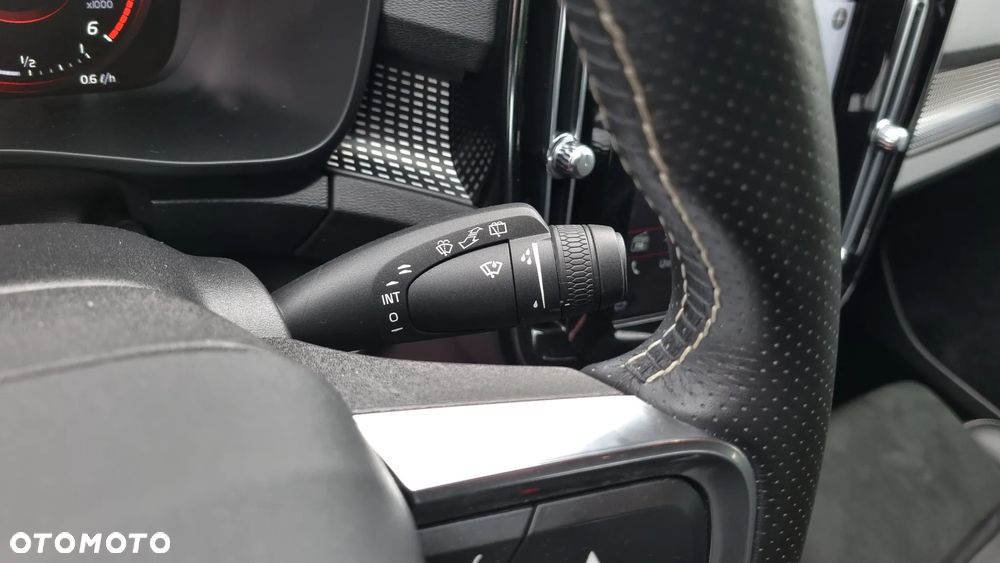 Volvo XC 40 D3 SCR R-Design - 24