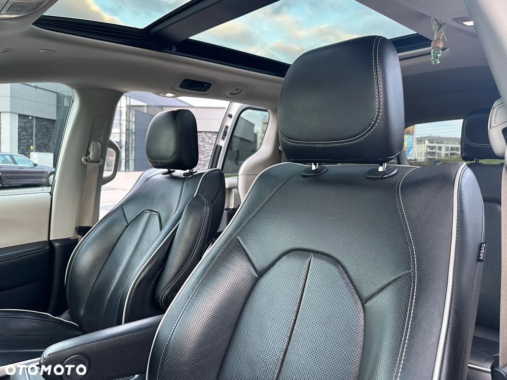 Chrysler Pacifica - 14