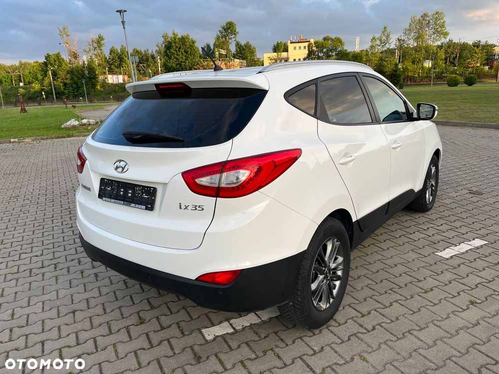 Hyundai ix35 1.6 2WD Fifa World Cup Edition - 4