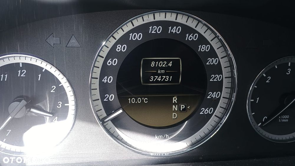 Mercedes-Benz Klasa E 220 CDI DPF BlueEFFICIENCY Automatik Elegance - 15