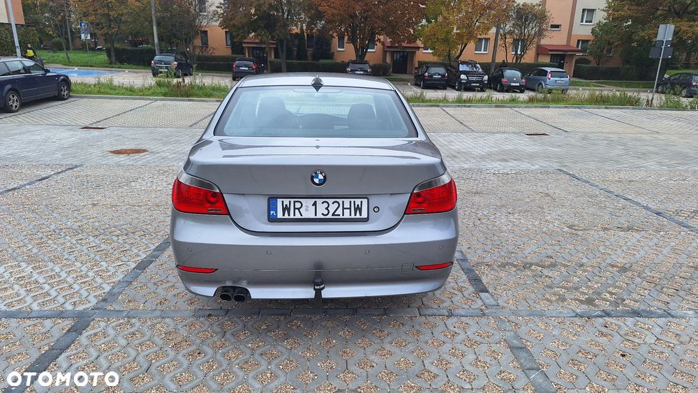 BMW Seria 5 523i - 11
