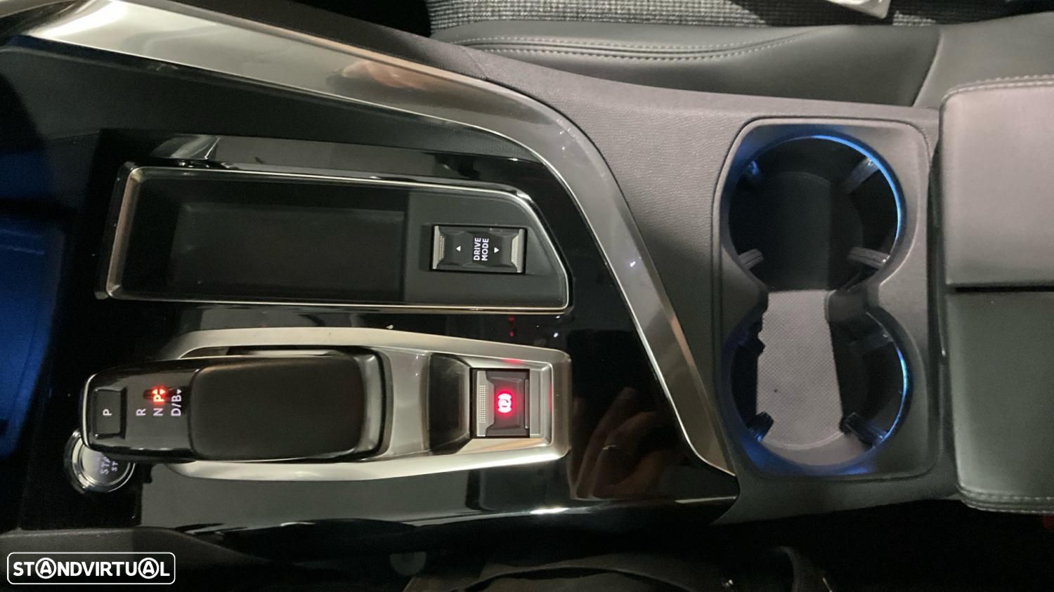 Peugeot 3008 1.6 Hybrid Allure e-EAT8 - 11
