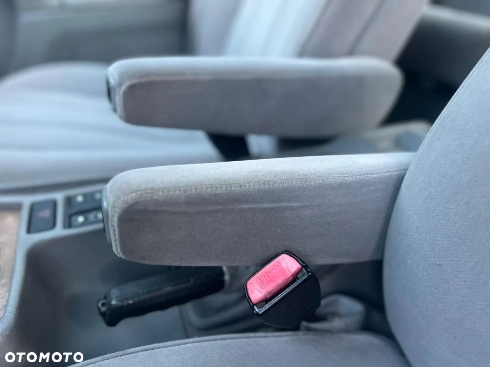 BMW Seria 7 740i V8 - 21