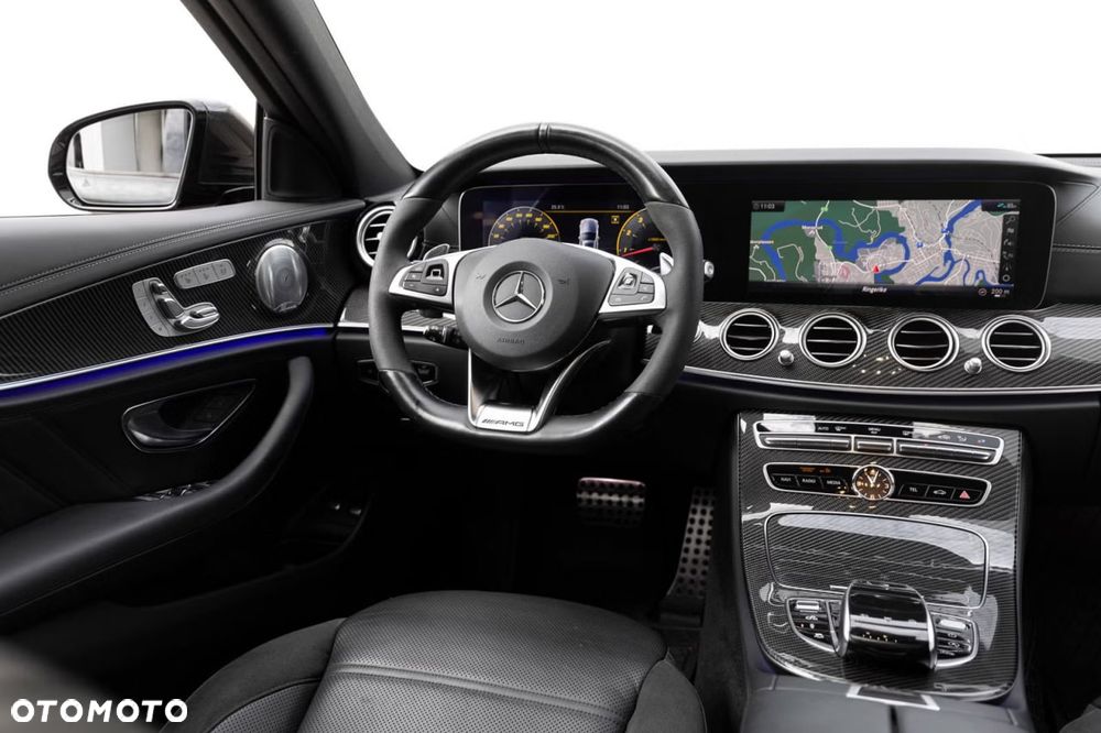 Mercedes-Benz Klasa E 43 AMG 4-Matic - 27