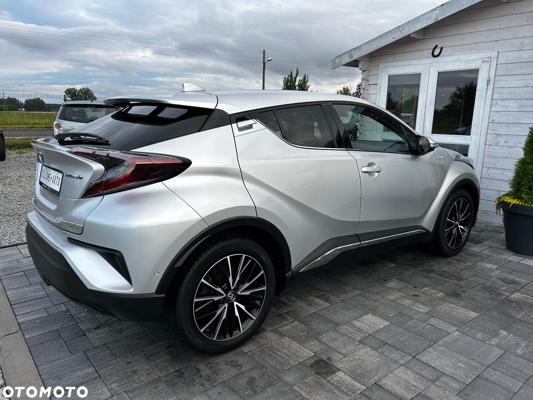 Toyota C-HR Hybrid Lounge - 4