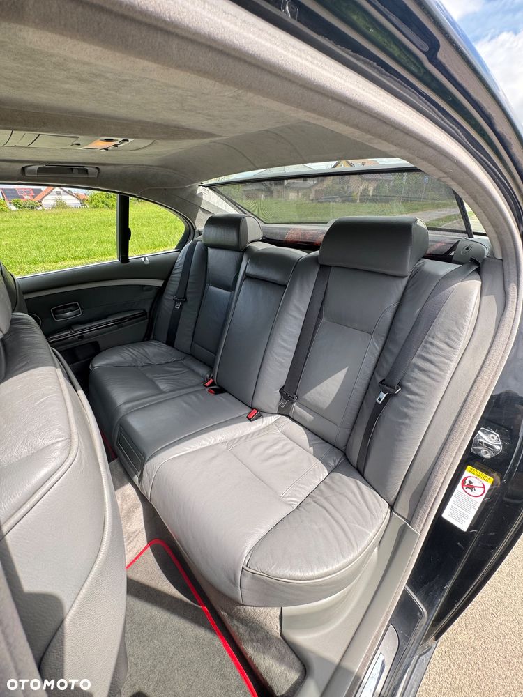 BMW Seria 7 760i - 18