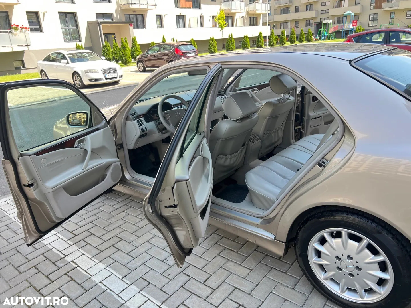 Mercedes-Benz E - 8