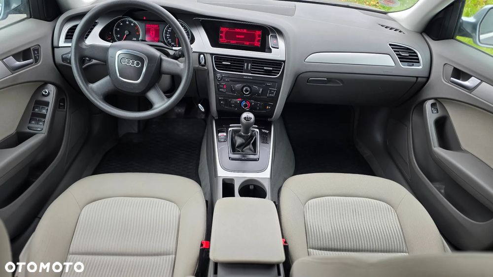 Audi A4 Limousine - 13