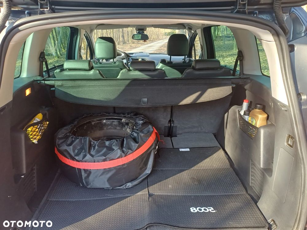 Peugeot 5008 - 10