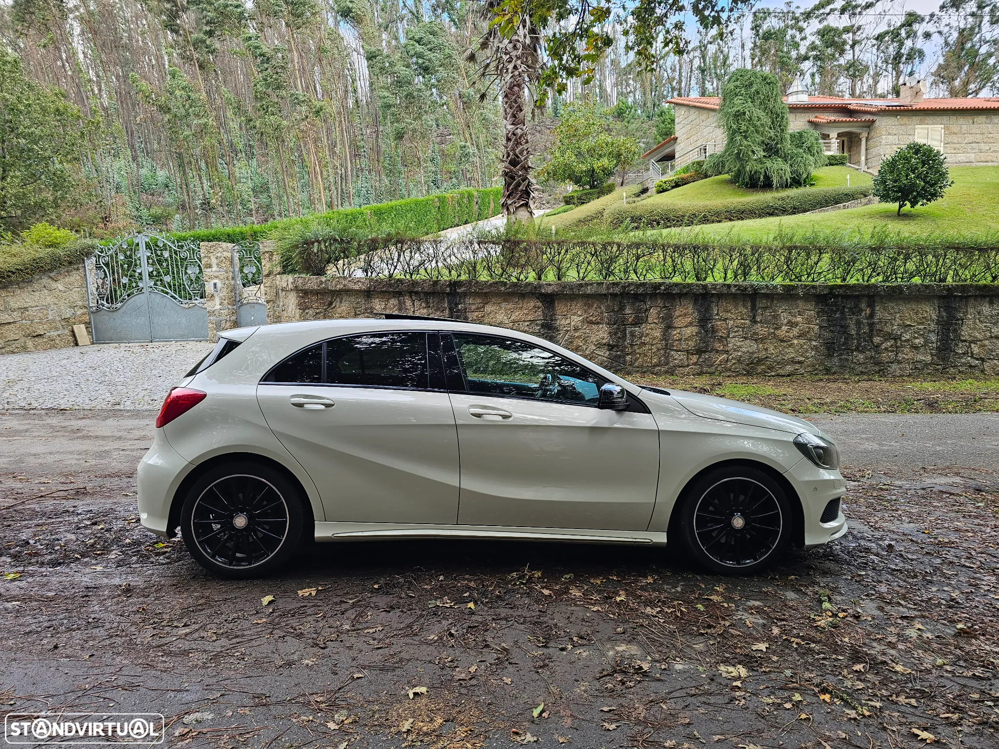 Mercedes-Benz A 220 d 7G-DCT AMG Line - 2