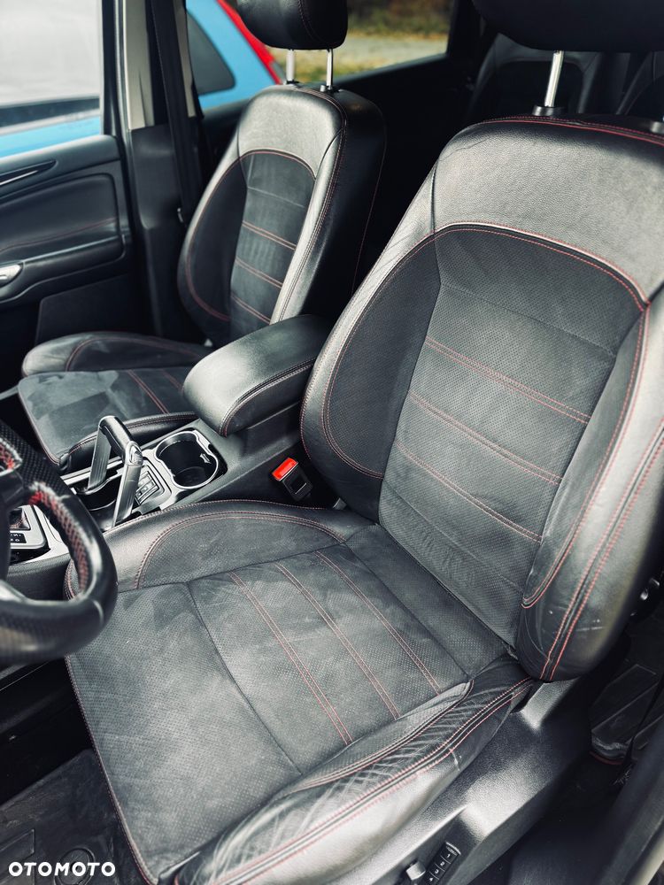 Ford S-Max - 12
