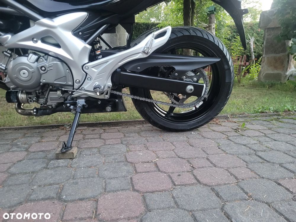 Suzuki Gladius - 27