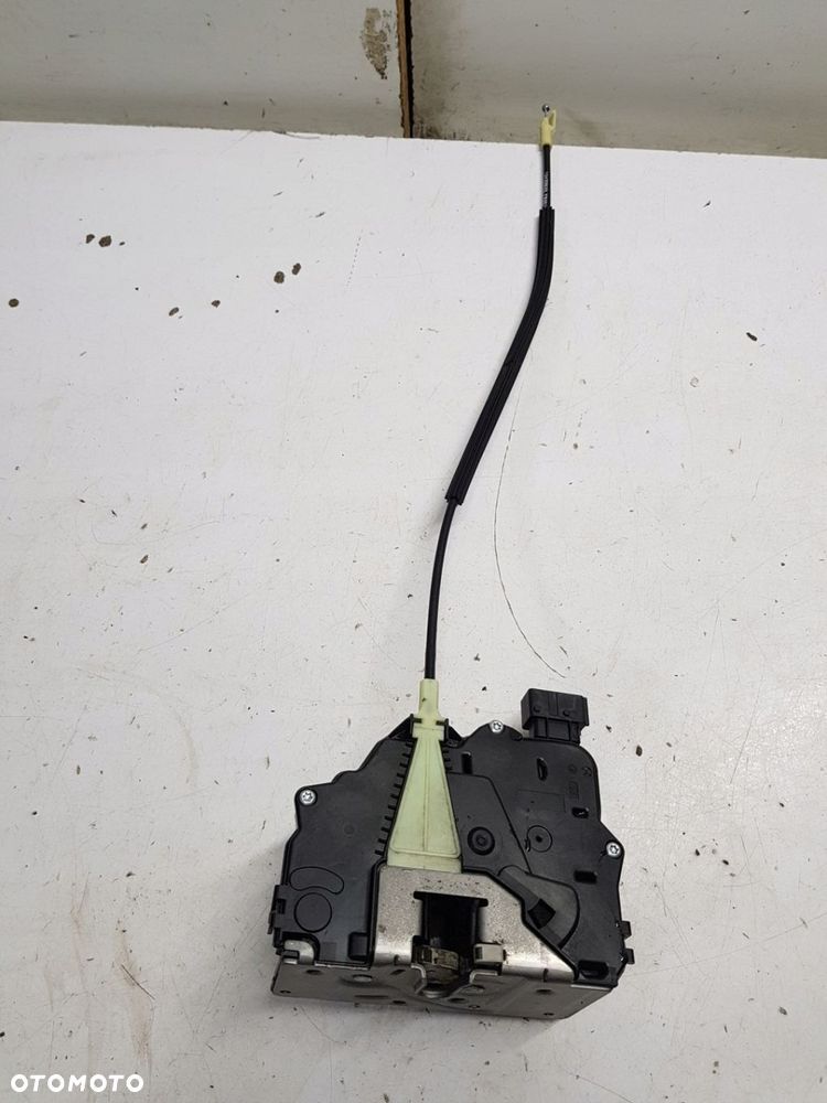 zamek drzwi prawy przód Opel Corsa E - 2