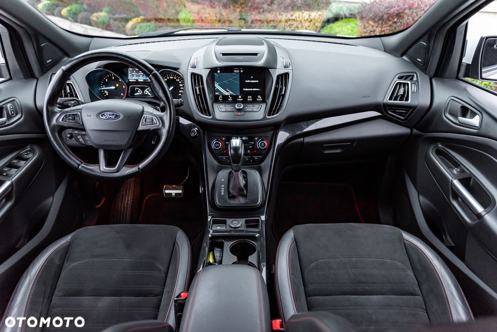 Ford Kuga 2.0 TDCi 4x4 ST-Line - 26