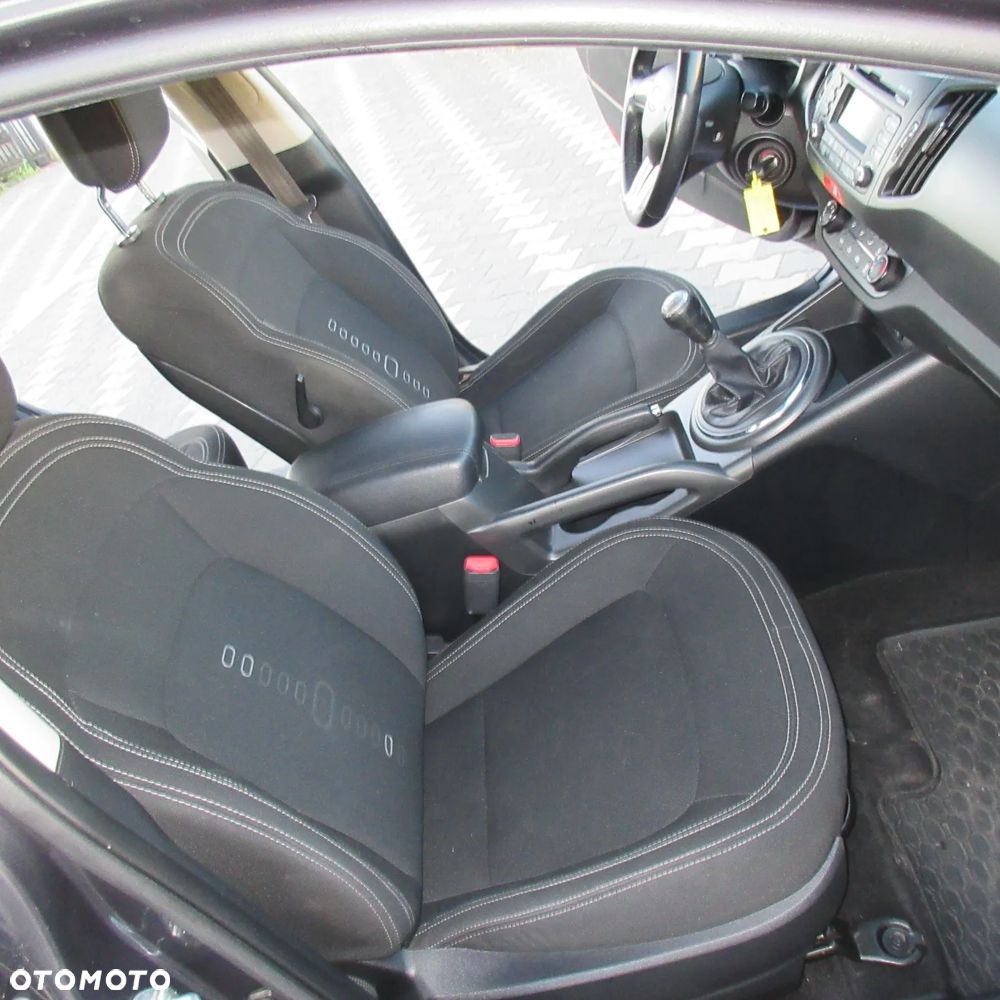 Kia Sportage 2.0 L 2WD - 29
