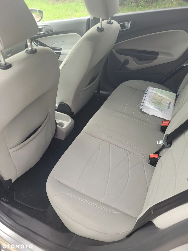 Ford Fiesta - 25