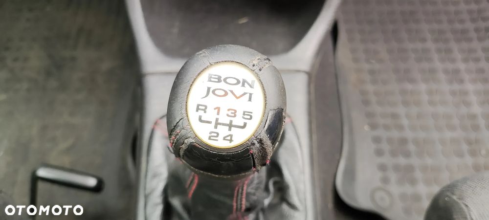 Volkswagen Golf - 22