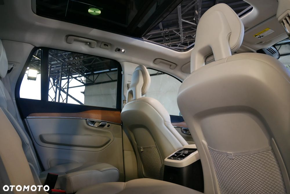 Volvo XC 90 T8 AWD Plug-In Hybrid Inscription 6os - 26